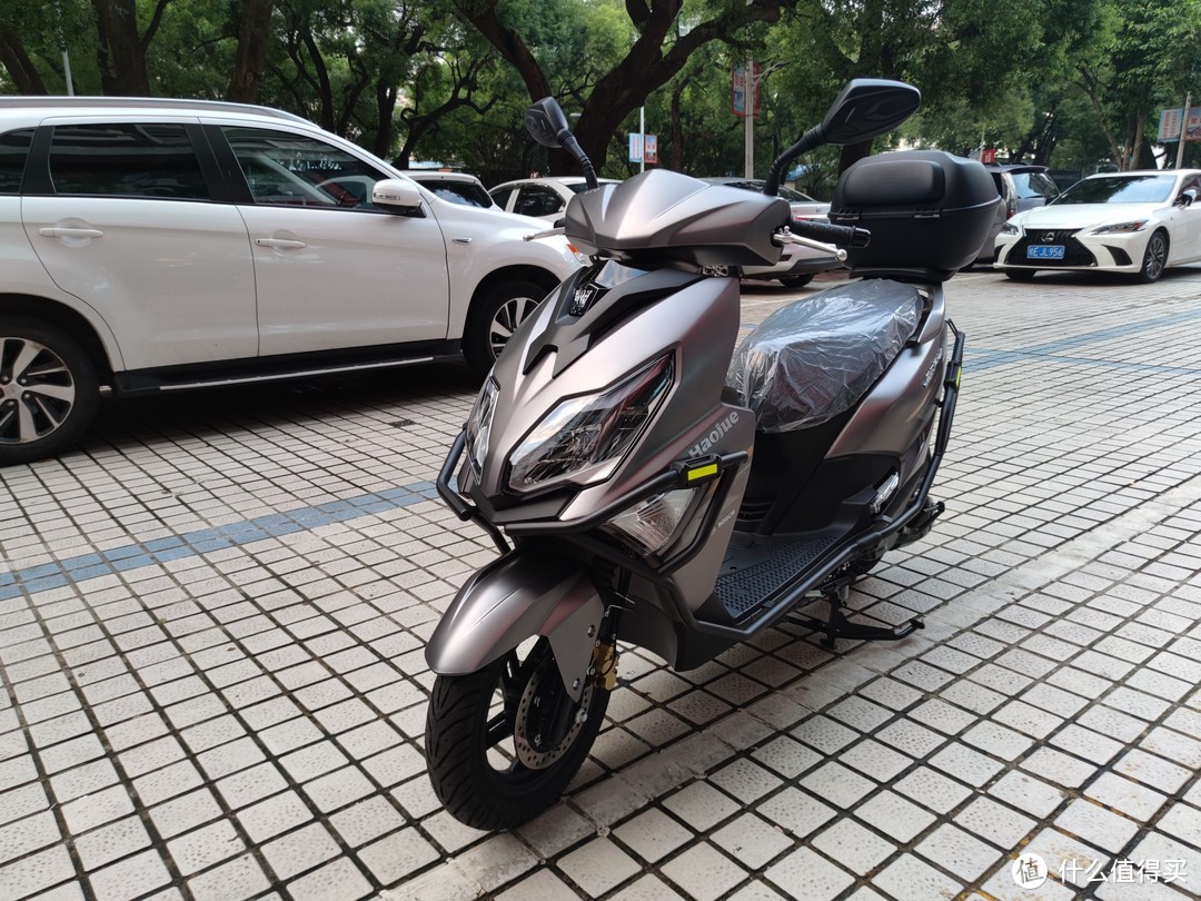 双11探店，万元踏板摩托车哪款值得买，篇二