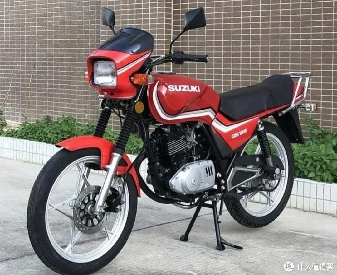 我的第2辆车，是一辆铃木王GS125摩托车。